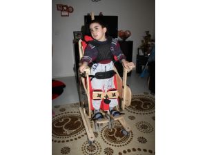 5 Yaşındaki Mustafa’nın Yürüyebilmesi İçin Tedavi Süreci Başladı