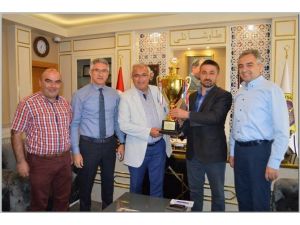 Şampiyonluk Kupasıyla Başkan Mustafa Güler’i Ziyaret Ettiler