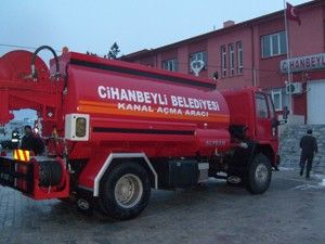 Cihanbeyli Belediyesinin kanal açma aracı oldu