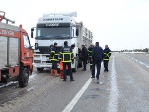 Aksarayda bir TIRda çıkan yangın büyümeden söndürüldü.