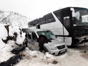 Feci kaza: 5 ölü, 1 yaralı