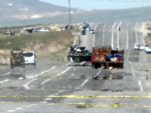 Van Erciş'te bomba yüklü kamyonet ele geçirildi