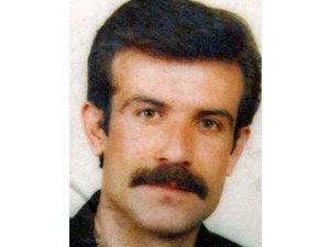 Öldürüp, evinin önüne attılar