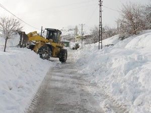 Hadim'de kar temizleme çalışmaları