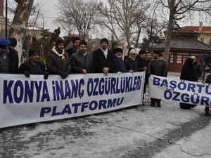 Mezhep çatışmalarını körüklüyorlar