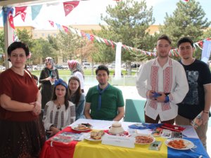 NEÜ'de Romanya yemeklerini tanıttılar