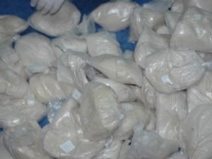 Bilgisayar programcısı 12 kilo esrarla yakalandı