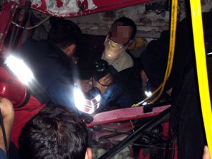 Kamyon tır'a arkadan çarptı