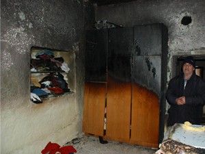 Karatay İlçe Belediyesi, evi yanan aileye yardım edecek.