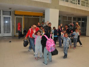 Akşehir Belediyesi Suriyeli çocukları sevindirdi