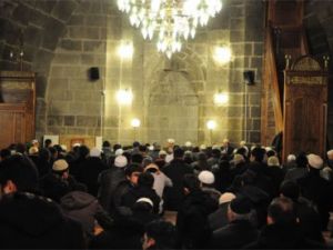 Depremde ve Uludere'de ölenler için on binlerce hatim okundu