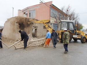 Kutören Beldesi’nde yıkım çalışmaları