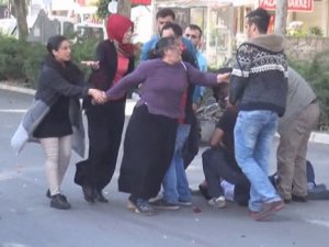 Anne, Çocuğuna Çarpan Sürücüyü Dövdü