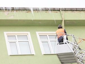 Buz timleri görev başında