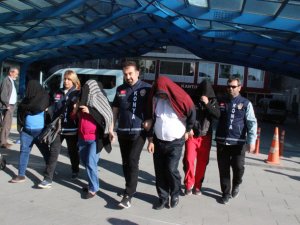 İnternetten Tanıştıkları Ev Hanımlarına Fuhuş Yaptırmışlar