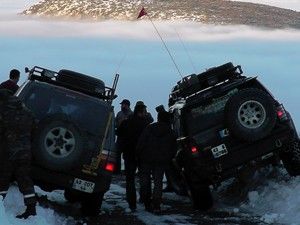 Off-road tutkunları doğaya yiyecek bıraktı