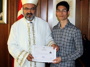 (Özel Haber) Vietnamlı Ateist Genç Bursa’da Müslüman Oldu