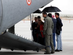 Şehit Eşinden 6 Aylık Bebeğine, “bak Baban Geldi”