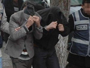 Ev ve minibüs soyan hırsızlar yakalandı
