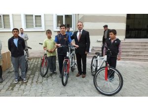 Burhaniyeli Öğrencilerin Bisiklet Sevinci