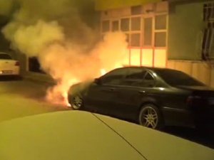 Park halindeki BMW'yi kundakladılar!