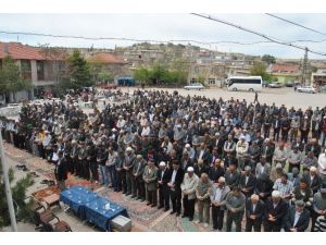 Beklenen Yağışlar Olmayınca Köylü Yağmur Duası İçin Toplandı