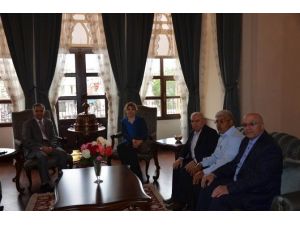 Vali Tapsız, Suriye Dostluk Derneği Yöneticilerini Kabul Etti