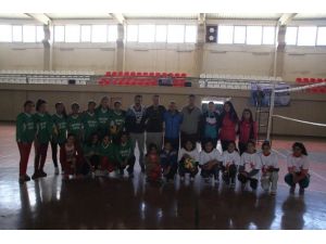 Diyadin’de Ortaokullar Arası Voleybol Turnuvası