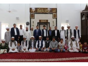 Özbek Camisi İbadete Açıldı