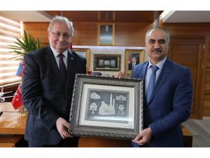 Kosova Büyükelçisi Spahui, Sivas Belediyesi’ni Ziyaret Etti