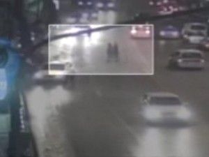 Yayaya çarpıp kaçtı