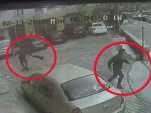 Kediyi fırlattı mağazanın camını kırdı