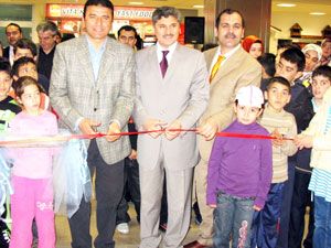 Aymazlı öğrenciler resim sergisi açtı