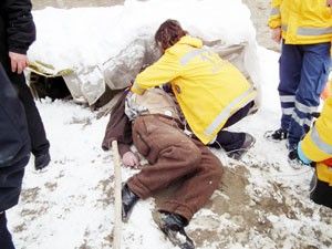 Kar temizlerken fenalaşan yaşlı adam öldü
