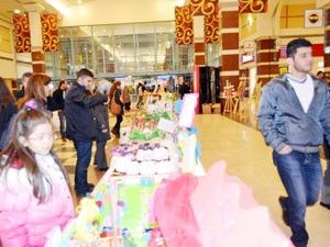 Öğrencilerin sergisine ilgi