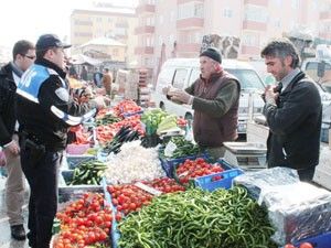 Ereğli'de polis, sahte para kalemi dağıttı