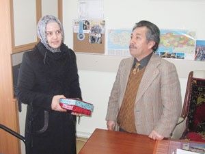 Kuran kursu öğrencileri Huzurevini ziyaret etti