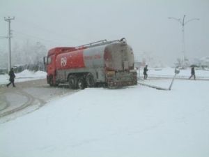 30 kişi kurtarılmayı bekliyor