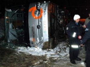 İki yolcu otobüsü çarpıştı: 21 yaralı