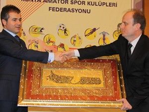 El ele gençliğe ve spora hizmet