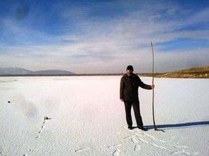 Ladik Göleti buz tuttu
