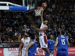 Konyalı sporseverler basketbola doydu