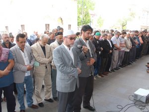 Rahman Nizami için  gıyabi cenaze namazı