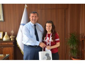 Tübitak Şampiyonu Öğrencilerden Müdür Koca’ya Ziyaret