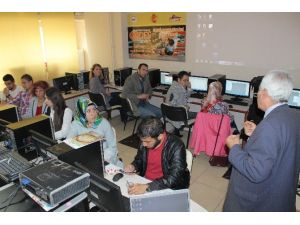 Elazığ’da Gazetecilere Kurs Verilmeye Başlandı