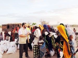 Dosteli, Somali'de yardımlarını sürdürüyor