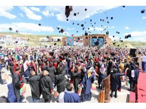 Bozok Üniversitesi Öğrencileri Mezuniyet Sevincni Yaşadı