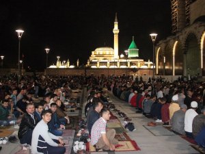 Berat Kandili’nde Mevlana Türbesi Doldu