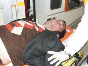 Eşine kızıp kendisini bıçaklayan kişi öldü