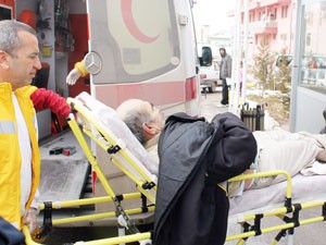 Aksaray'da bir kişi bıçakla yaralandı